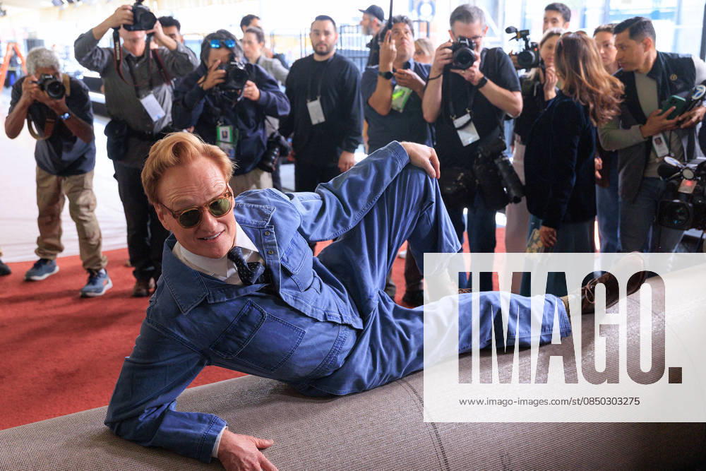 98th Oscars host Conan O Brien gets poses after rolling out the Red Carpet on Wednesday March 11, 2026 at the Dolby Theater in Hollywood, California for the upcoming Academy Awards. JAVIER ROJAS PI Hollywood USA - ZUMAp124 20260311_zaa_p124_033