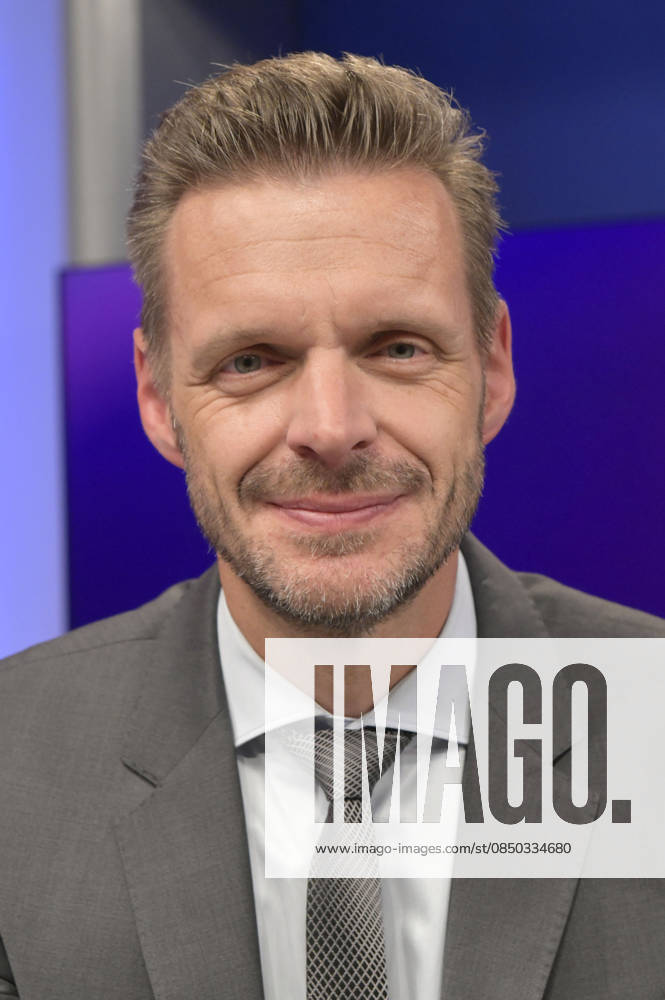 Florian Schroeder on the ARD talk show maischberger in Studio Berlin Adlershof Berlin, 11 03 2026 Foto:xM.xBehrensx xFuturexImagex maischberger1103_6315
