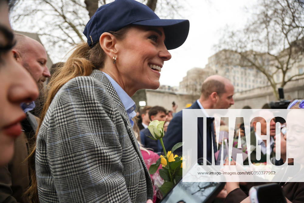 London, UK. William, Prince of Wales, and Catherine, Princess of Wales greet well-wishers outside the RNLI (Royal National Lifeboat Institution) Tower Lifeboat Station in London. London UK - ZUMAl94_ 20260312_zaf_l94_021