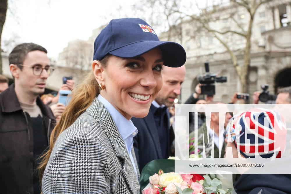 London, UK. William, Prince of Wales, and Catherine, Princess of Wales greet well-wishers outside the RNLI (Royal National Lifeboat Institution) Tower Lifeboat Station in London. London UK - ZUMAl94_ 20260312_zaf_l94_022