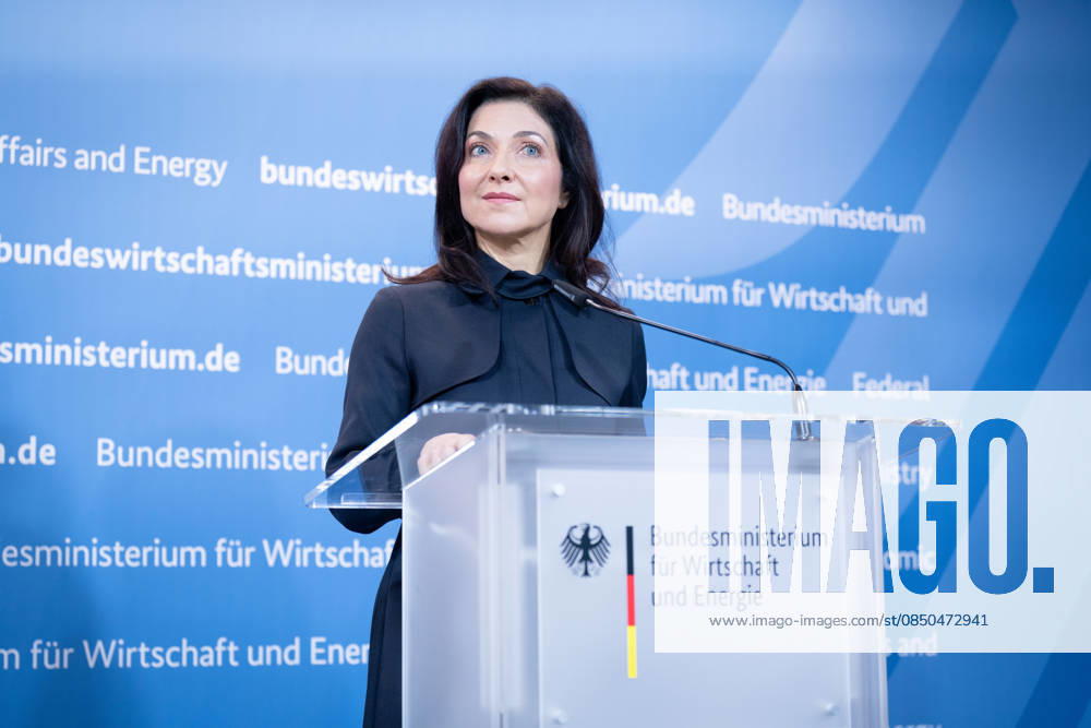 Katherina Reiche, Federal Minister for Economic Affairs and Energy, BMWE Top-level discussion Bündnis Zukunft, Katherina Reiche, Federal Minister for Economic Affairs and Energy, BMWE, Berlin, Press statement Berlin Berlin GER