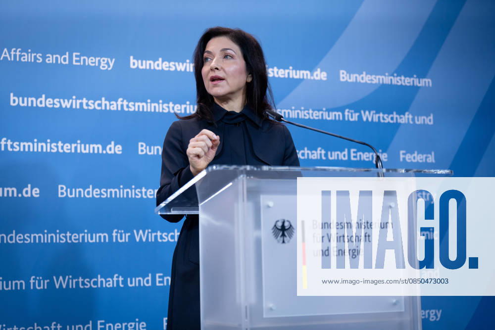 Katherina Reiche, Federal Minister for Economic Affairs and Energy, BMWE Top-level meeting Bündnis Zukunft, Katherina Reiche, Federal Minister for Economic Affairs and Energy, BMWE, Berlin, Press statement Berlin Berlin GER