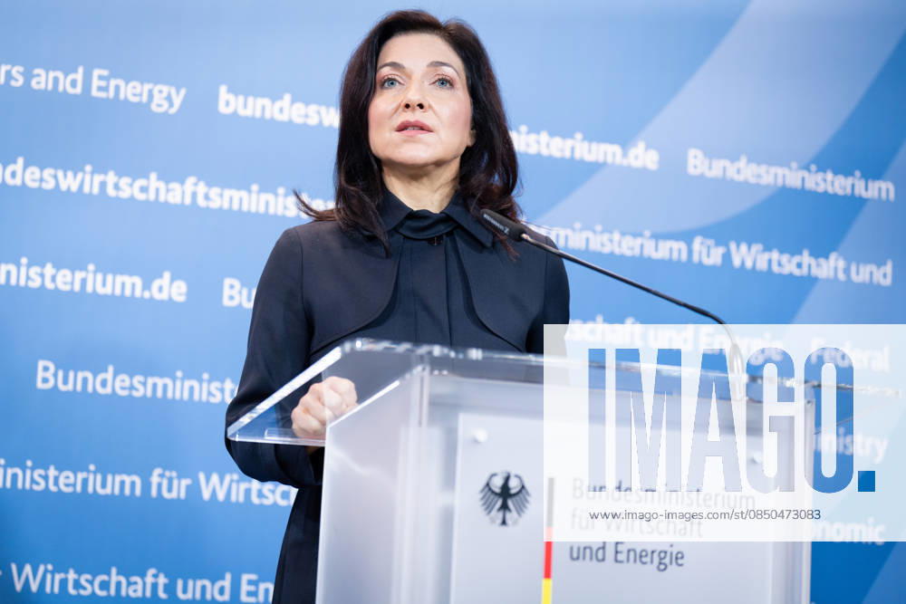 Katherina Reiche, Federal Minister for Economic Affairs and Energy, BMWE Top-level discussion Bündnis Zukunft, Katherina Reiche, Federal Minister for Economic Affairs and Energy, BMWE, Berlin, Press statement Berlin Berlin GER