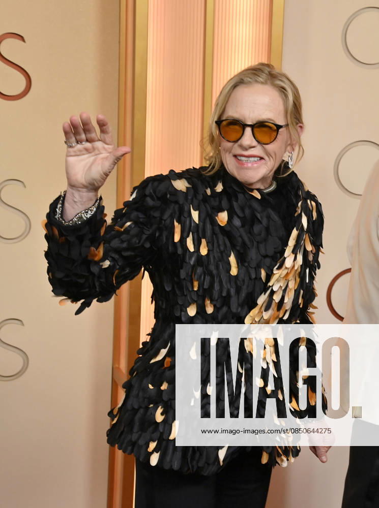 Amy Madigan arrives on the red carpet for the 98th annual Academy Awards in the Hollywood section of Los Angeles on Sunday, March 15, 2026. Conan O Brien will host the Oscars for the second consecutive year. LAP20260315195 JIMxRUYMEN