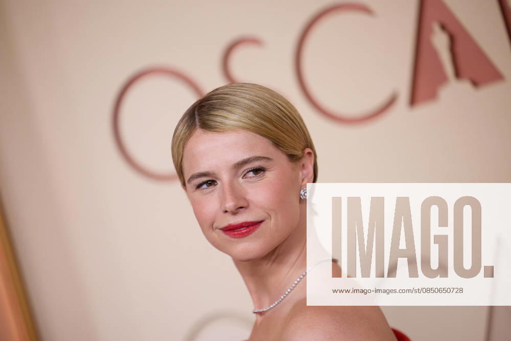 98th Oscars, Academy Awards Jessie Buckley arrives on the red carpet of the 98th Oscars at the Dolby Theatre at Ovation Hollywood on Sunday, March 15, 2026., Credit:Etienne Laurent The Academy Avalon United States of America, CA, Hollywood, Dolby Theater