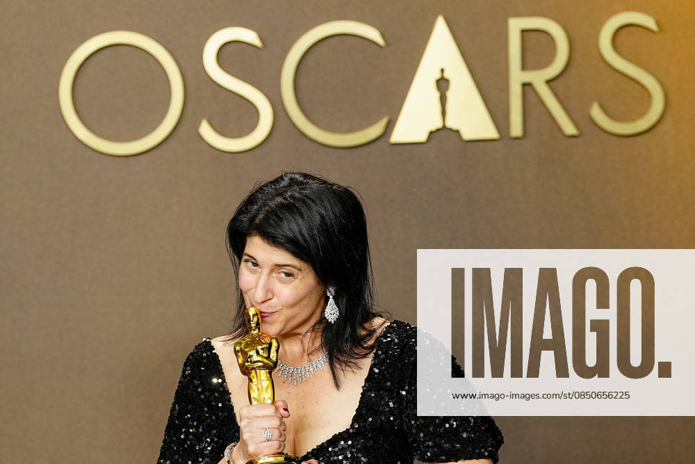 Cassandra Kulukundis celebrates in the press photo room after winning the Best Casting Oscar for One Battle After Another during the 98th annual Academy Awards in the Hollywood section of Los Angeles on Sunday, March 15, 2026. Conan O Brien is hosting the Oscars for the second consecutive year. LAP20260315335 BONNIExCASH