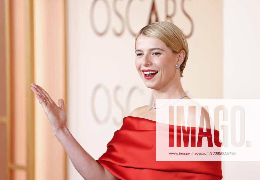 Jessie Buckley arrives on the red carpet for the 98th annual Academy Awards in the Hollywood section of Los Angeles on Sunday, March 15, 2026. Conan O Brien will host the Oscars for the second consecutive year. LAP202603153004 JOHNxANGELILLO