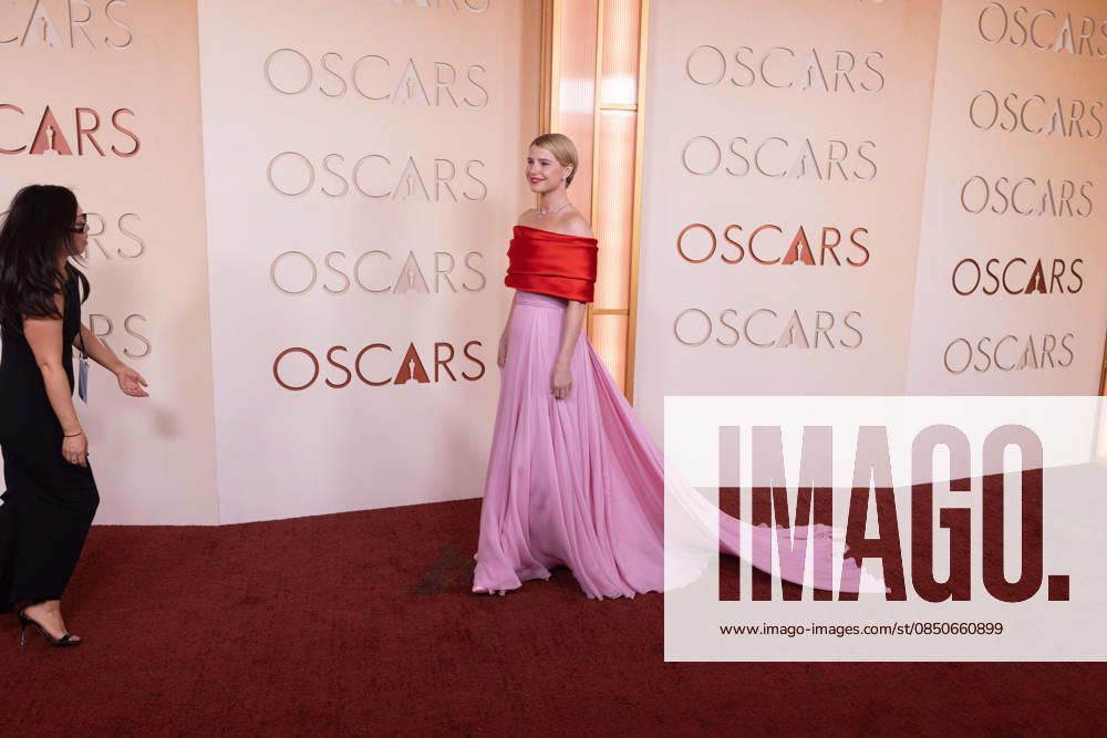 Jessie Buckley arrives on the red carpet of the 98th Oscars® at the Dolby® Theatre at Ovation Hollywood on Sunday, March 15, 2026. Los Angeles CA USA 35008373PLX