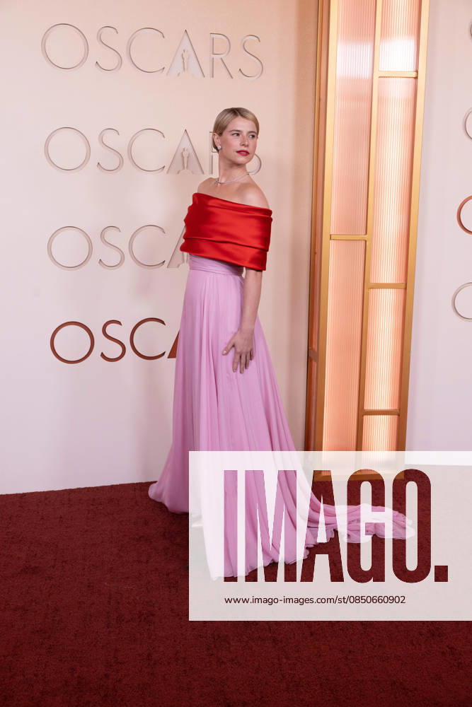 Jessie Buckley arrives on the red carpet of the 98th Oscars® at the Dolby® Theatre at Ovation Hollywood on Sunday, March 15, 2026. Los Angeles CA USA 35008375PLX