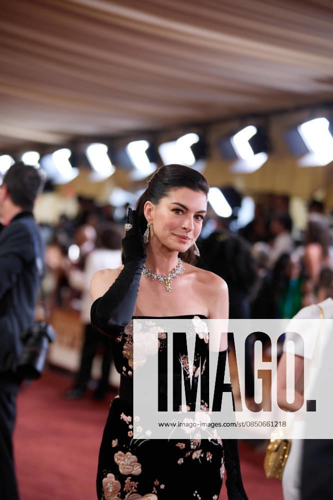 98th Oscars, Academy Awards Anne Hathaway arrives on the red carpet of the 98th Oscars at the Dolby Theatre at Ovation Hollywood on Sunday, March 15, 2026., Credit:Maddie Knight The Academy Avalon United States of America, CA, Hollywood, Dolby Theater