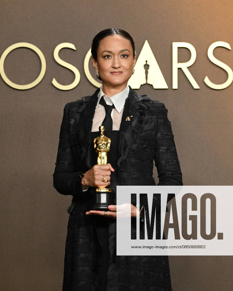AUTUMN DURALD ARKAPAW holds her Oscar for Best Cinematography for Sinners in the Press Room during the 98th Academy Awards, presented by the Academy of Motion Picture Arts and Sciences (AMPAS), at the Dolby Theatre in Hollywood. Hollywood USA - ZUMAb173 20260315_aap_b173_012