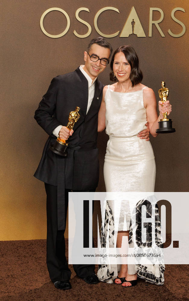 (L-R) Alexandre Singh and Natalie Musteata, winners of the Best Live Action Short Film Award for Ã¢â‚¬oeTwo People Exchanging SalivaÃ¢â‚¬Â, pose in the press room of the 98th Annual Academy Awards on Sunday March 15, 2026 at the Dolby Theater in Hollywood, California. PRENSA INTERNACIONAL Hollywood USA - ZUMAp124 20260315_zaa_p124_305