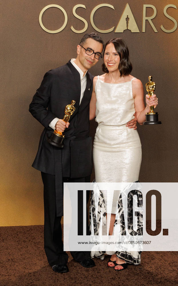 (L-R) Alexandre Singh and Natalie Musteata, winners of the Best Live Action Short Film Award for â€oeTwo People Exchanging Salivaâ€Â, pose in the press room of the 98th Annual Academy Awards on Sunday March 15, 2026 at the Dolby Theater in Hollywood, California. PRENSA INTERNACIONAL Hollywood USA - ZUMAp124 20260315_zaa_p124_318