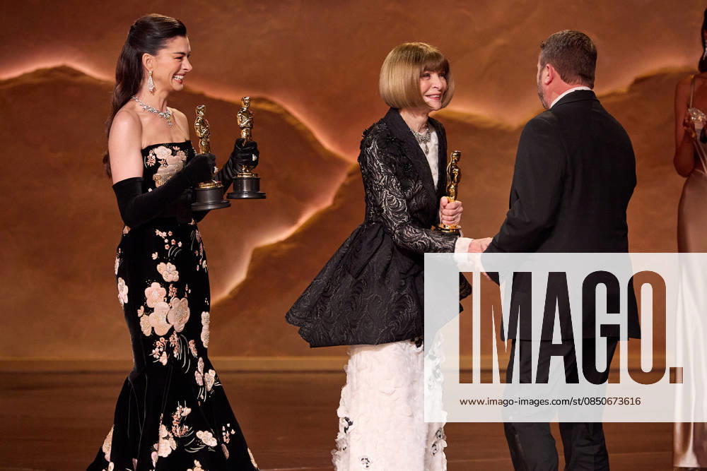 98th Oscars, Academy Awards Dame Anna Wintour and Anne Hathaway present the Oscar for Makeup and Hairstyling to Mike Hill during the 98th Oscars at the Dolby Theatre at Ovation Hollywood on Sunday, March 15, 2026., Credit:Trae Patton The Academy Avalon United States of America, CA, Hollywood, Dolby Theater
