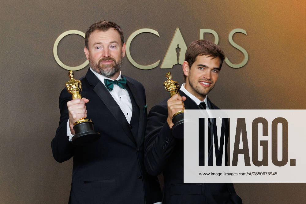 Jack Piatt and Sam A. Davis, winner of the Live Action Short Film award for â€oeThe Singersâ€Â, pose in the press room of the 98th Annual Academy Awards on Sunday March 15, 2026 at the Dolby Theater in Hollywood, California. PRENSA INTERNACIONAL Hollywood USA - ZUMAp124 20260315_zaa_p124_330