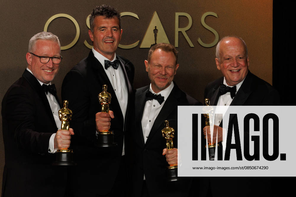 (L-R) Daniel Barrett, Eric Saindon, Richard Baneham, and Joe Letteri, winners of the Best Visual Effects award for â€oeAvatar: Fire and Ashâ€Â, pose in the press room of the 98th Annual Academy Awards on Sunday March 15, 2026 at the Dolby Theater in Hollywood, California. PRENSA INTERNACIONAL Hollywood USA - ZUMAp124 20260315_zaa_p124_324