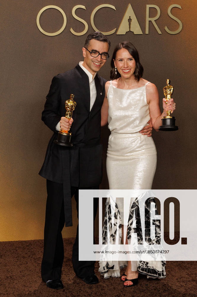 (L-R) Alexandre Singh and Natalie Musteata, winners of the Best Live Action Short Film Award for â€oeTwo People Exchanging Salivaâ€Â, pose in the press room of the 98th Annual Academy Awards on Sunday March 15, 2026 at the Dolby Theater in Hollywood, California. PRENSA INTERNACIONAL Hollywood USA - ZUMAp124 20260315_zaa_p124_327