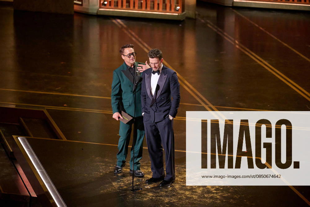 98th Oscars, Academy Awards Robert Downey Jr. and Chris Evans present the Oscar for Adapted Screenplay to Paul Thomas Anderson during the 98th Oscars at the Dolby Theatre at Ovation Hollywood on Sunday, March 15, 2026., Credit:Wally Skalij The Academy Avalon United States of America, CA, Hollywood, Dolby Theater