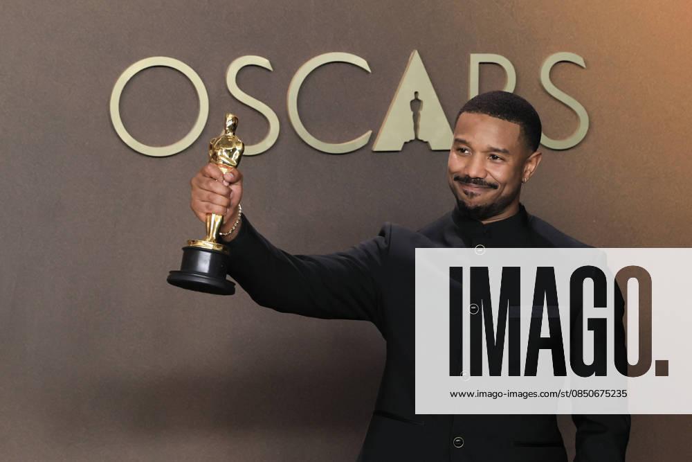 Michael B. Jordan poses with the Best Actor award for Sinners at the 98th Academy Awards ceremony in Los Angeles, USA March 15, 2026. 98th Academy Awards !ACHTUNG: NUR REDAKTIONELLE NUTZUNG!