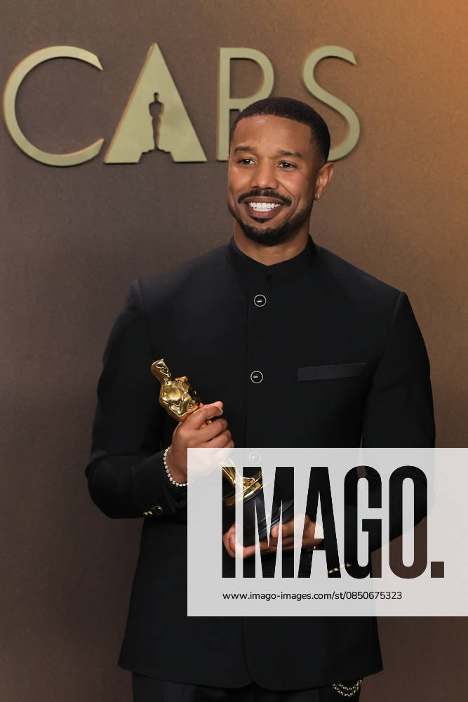 Michael B. Jordan poses with the Best Actor award for Sinners at the 98th Academy Awards ceremony in Los Angeles, USA March 15, 2026. 98th Academy Awards !ACHTUNG: NUR REDAKTIONELLE NUTZUNG!