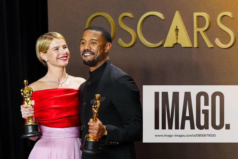 Best Actress in a Leading Role Oscar winner Jessie Buckley of Hamnet celebrates in the press photo room with Best Actor in a Leading Role winner Michael B. Jordan of Sinners during the 98th annual Academy Awards in the Hollywood section of Los Angeles on Sunday, March 15, 2026. LAP2026031540925 BONNIExCASH