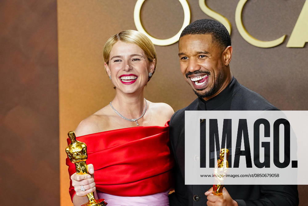 Best Actress in a Leading Role Oscar winner Jessie Buckley of Hamnet celebrates in the press photo room with Best Actor in a Leading Role winner Michael B. Jordan of Sinners during the 98th annual Academy Awards in the Hollywood section of Los Angeles on Sunday, March 15, 2026. LAP2026031540538 BONNIExCASH