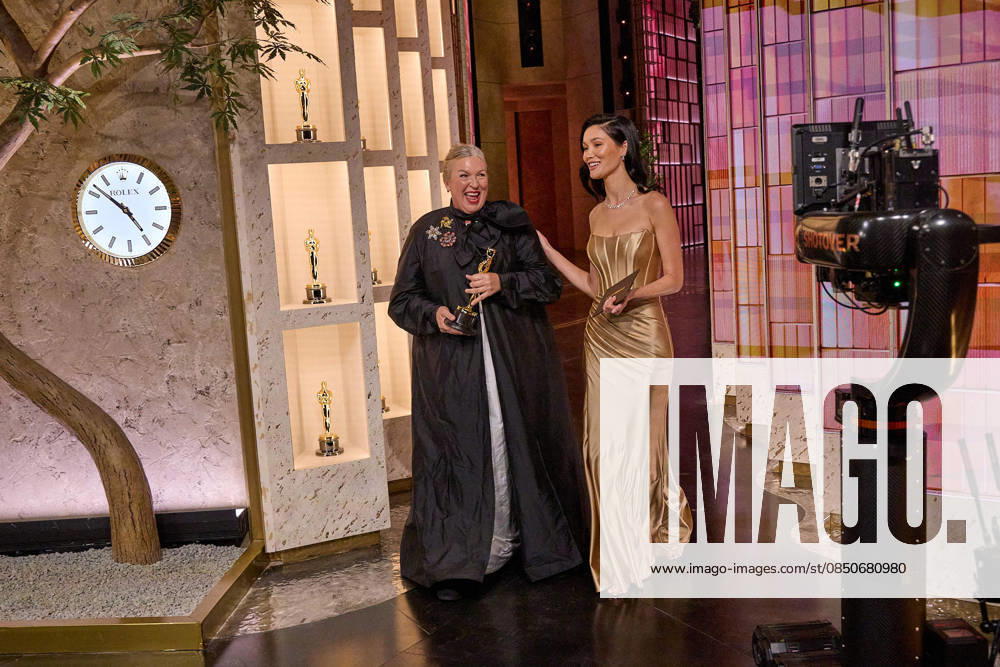 Kate Hawley backstage after winning the OscarÂ® for Costume Design during the 98th OscarsÂ® at DolbyÂ® Theatre at Ovation Hollywood on Sunday, March 15, 2026. Los Angeles CA USA 350081266PLX