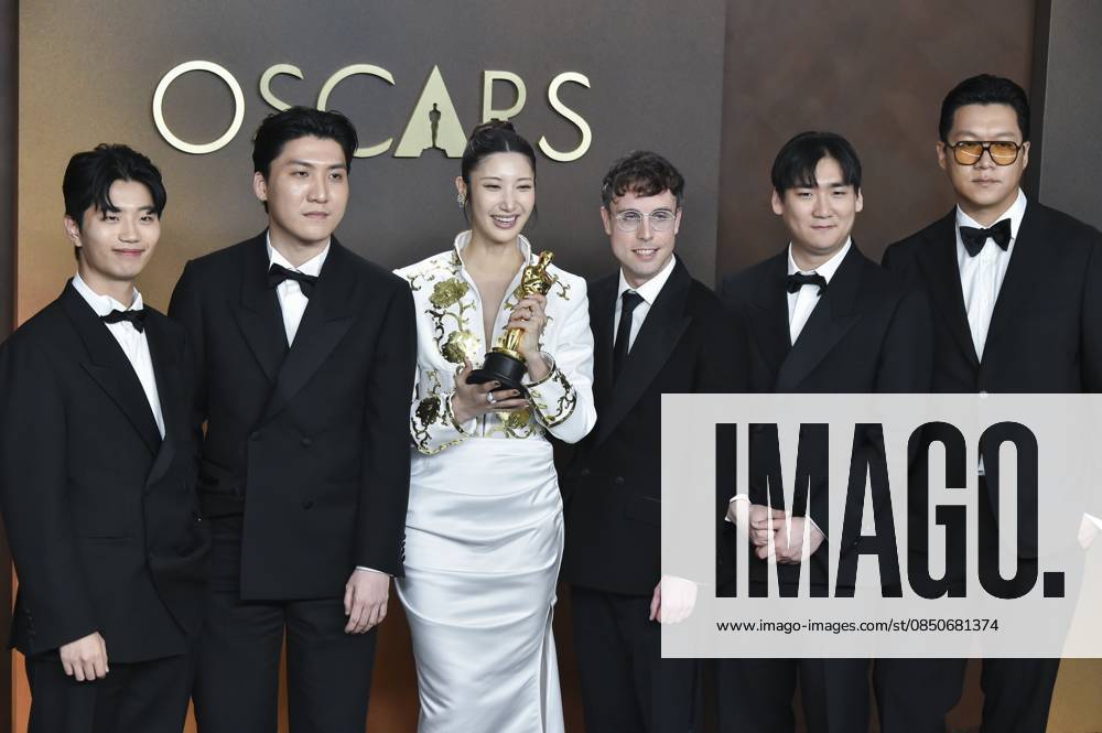 Yuhan, ZHUN, EJAE, Mark Sonnenblick, NHD, and 24 in the press room for The 98th Academy Awards - Press Room, Dolby Theatre at Ovation Hollywood, Los Angeles, CA, March 15, 2026. Photo By: Elizabeth Goodenough Everett Collection The 98th Academy Awards - Press Room PUBLICATIONXNOTxINxCANxCHNxFRAxITAxJPNxNORxPOLxRUSxESPxUKxUSA