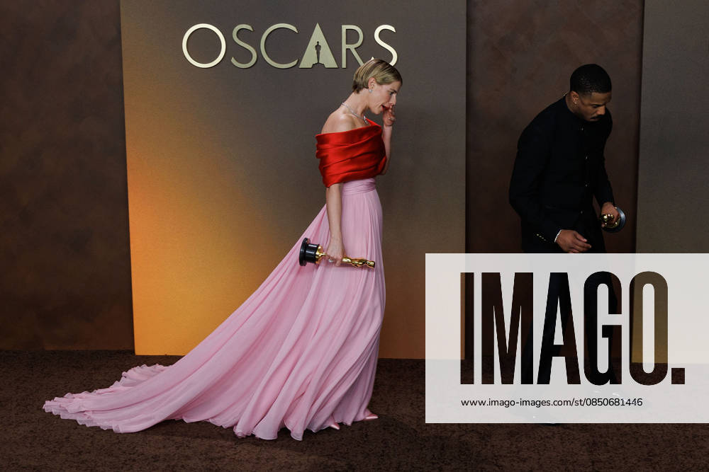(L-R) Jessie Buckley, winner of the Best Actress Award for â€oeHamnet†and Michael B. Jordan, winner of the Best Actor Award for â€oeSinnersâ€Â, pose in the press room of the 98th Annual Academy Awards on Sunday March 15, 2026 at the Dolby Theater in Hollywood, California. PRENSA INTERNACIONAL Hollywood USA - ZUMAp124 20260315_zaa_p124_363