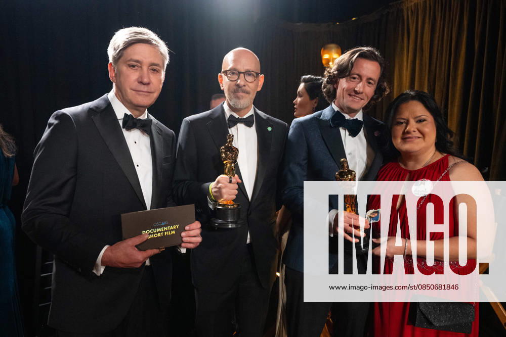 Steve Hartman, Joshua Seftel, Conall Jones, and Gloria Cazares pose backstage with the Oscar® for Documentary Short Film during the 98th Oscars® at the Dolby® Theatre at Ovation Hollywood on Sunday, March 15, 2026. Los Angeles CA USA 350081331PLX