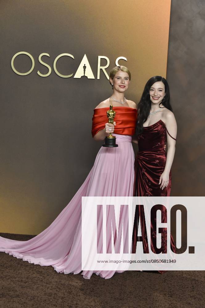 Jessie Buckley, Mikey Madison in the press room for The 98th Academy Awards - Press Room, Dolby Theatre at Ovation Hollywood, Los Angeles, CA, March 15, 2026. Photo By: Elizabeth Goodenough Everett Collection The 98th Academy Awards - Press Room PUBLICATIONXNOTxINxCANxCHNxFRAxITAxJPNxNORxPOLxRUSxESPxUKxUSA