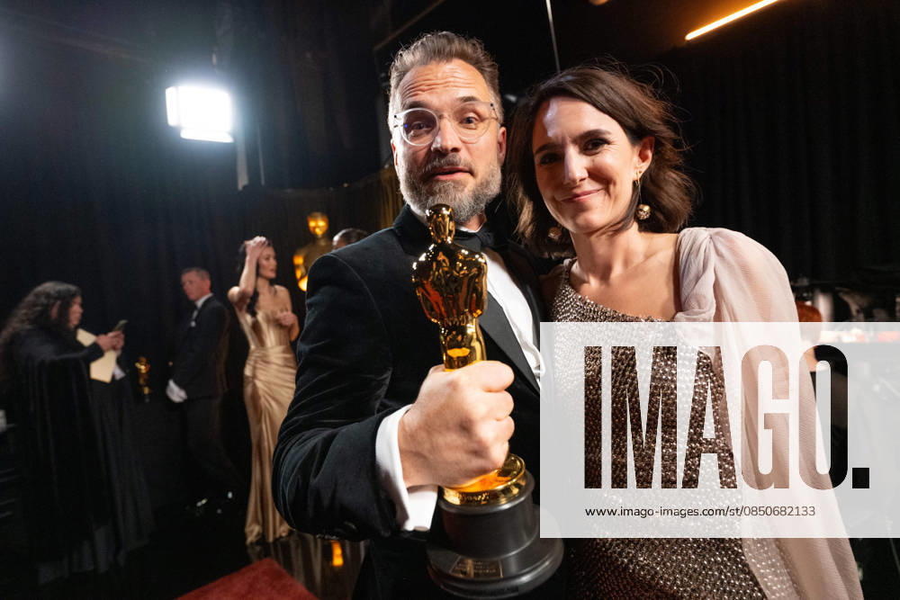 Radovan Sibrt and Alzbeta Karaskova pose backstage with the Oscar® for Documentary Feature Film during the live ABC Telecast of the 98th Oscars® at Dolby® Theatre at Ovation Hollywood on Sunday, March 15, 2026. Los Angeles CA USA 350081338PLX