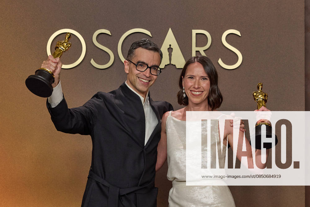 98th Oscars, Academy Awards Alexandre Singh and Natalie Musteata pose backstage with the Oscar for Live Action Short Film during the 98th Oscars at Dolby Theatre at Ovation Hollywood on Sunday, March 15, 2026., Credit:Etienne Laurent The Academy Avalon United States of America, CA, Hollywood, Dolby Theater