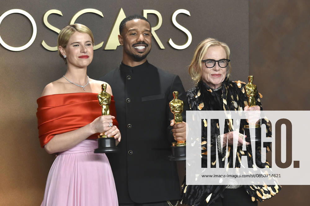 Jessie Buckley with the Oscar for Best Actress in a Leading Role in Hamnet , Michael B Jordan with the Oscar for Best Actor in a Leading Role in Blood Sinners and Amy Madigan with the Oscar for Best Supporting Actress in Weapons at the 2026 98th Annual Academy Awards Photocall at the Dolby Theatre Los Angeles, 15 03 2026 Foto:xJ.xFuturexImagex oscar_6425