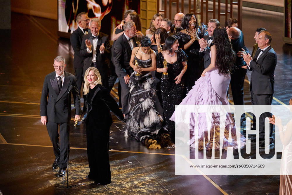 98th Oscars, Academy Awards Paul Thomas Anderson, Sarah Murphy, Anthony Carlino, Will Weiske, Andy Jurgensen, Teyana Taylor, Michael Bauman, Cassandra Kulukundis, Regina Hall, Shayna McHale aka Junglepussy, Leonardo DiCaprio, Chase Infiniti and Benicio del Toro accept the Oscar for Best Picture during the 98th Oscars at the Dolby Theatre at Ovation Hollywood on Sunday, March 15, 2026., Credit:Avalon.red Avalon United States of America, CA, Hollywood, Dolby Theater
