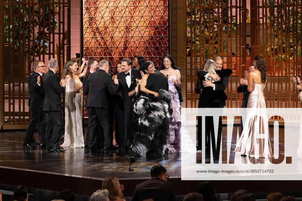 98th Oscars, Academy Awards Anthony Carlino, Will Weiske, Andy Jurgensen, Teyana Taylor, Michael Bauman, Cassandra Kulukundis, Regina Hall, Shayna McHale aka Junglepussy, Leonardo DiCaprio, Chase Infiniti and Benicio del Toro accept the Oscar for Best Picture during the 98th Oscars at the Dolby Theatre at Ovation Hollywood on Sunday, March 15, 2026., Credit:Avalon.red Avalon United States of America, CA, Hollywood, Dolby Theater