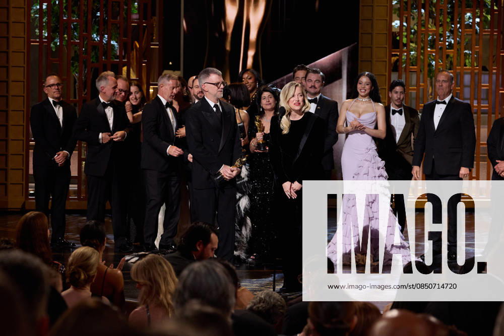 98th Oscars, Academy Awards Paul Thomas Anderson, Sarah Murphy, Anthony Carlino, Will Weiske, Andy Jurgensen, Teyana Taylor, Michael Bauman, Cassandra Kulukundis, Regina Hall, Shayna McHale aka Junglepussy, Leonardo DiCaprio, Chase Infiniti and Benicio del Toro accept the Oscar for Best Picture during the 98th Oscars at the Dolby Theatre at Ovation Hollywood on Sunday, March 15, 2026., Credit:Avalon.red Avalon United States of America, CA, Hollywood, Dolby Theater