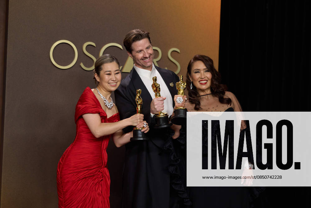 Maggie Kang, Chris Appelhans and Michelle Wong pose backstage with the OscarÂ® for Animated Feature Film during the 98th OscarsÂ® at DolbyÂ® Theatre at Ovation Hollywood on Sunday, March 15, 2026. Los Angeles CA USA 350081353PLX