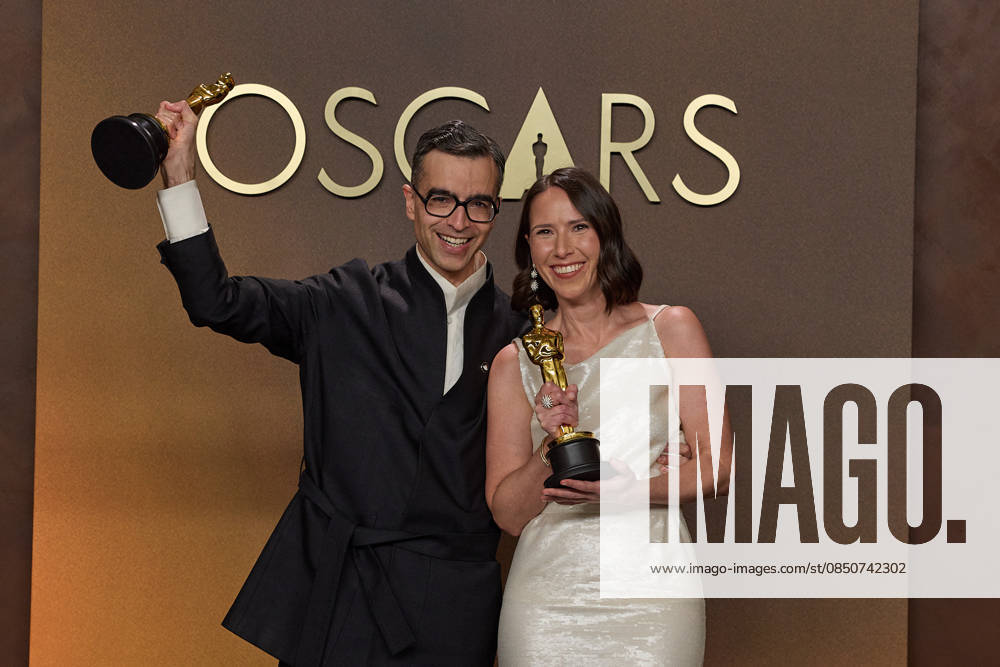 Alexandre Singh and Natalie Musteata pose backstage with the Oscar® for Live Action Short Film during the 98th Oscars® at Dolby® Theatre at Ovation Hollywood on Sunday, March 15, 2026. Los Angeles CA USA 350081386PLX