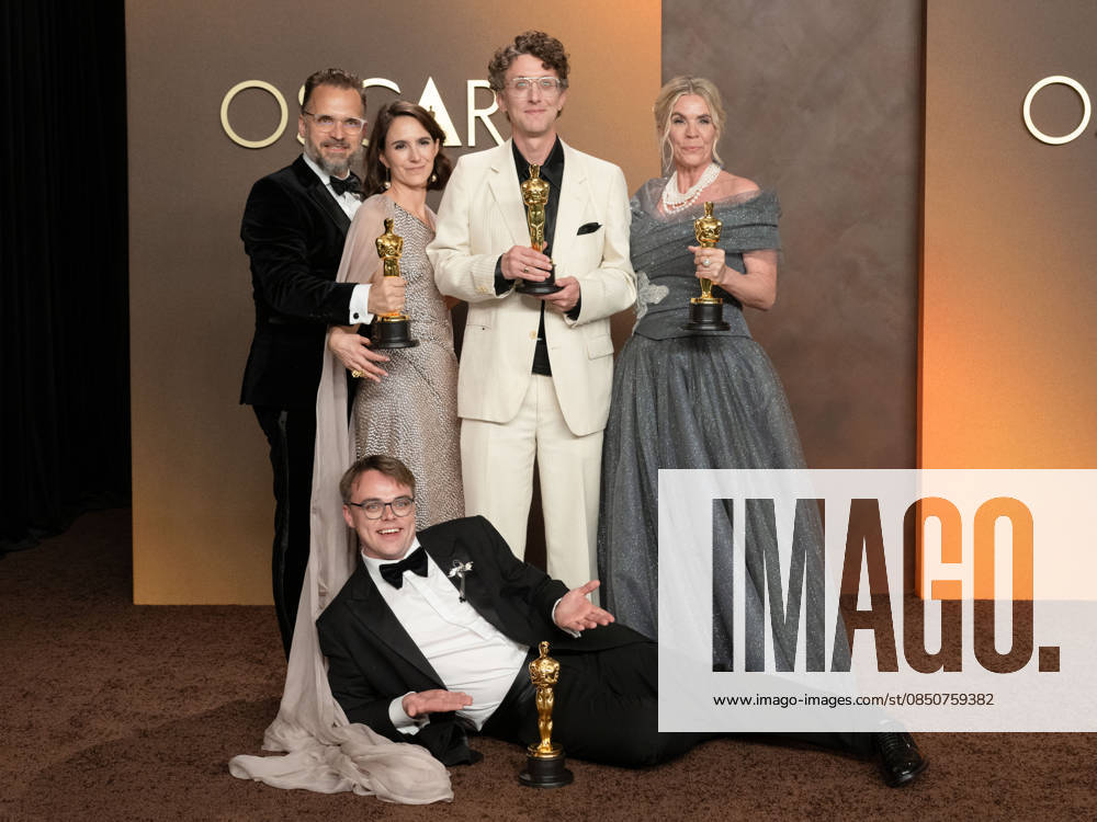 (L-R) RADOVAN SIBRT, ALZBETA KARoÂSKOVA, DAVID BORENSTEIN, PAVEL TALANKIN, and HELLE FABER, winners of the Best Documentary Feature Film Award for â€oeMr. Nobody Against Putinâ€Â, pose in the Press Room during the 98th Academy Awards, presented by the Academy of Motion Picture Arts and Sciences (AMPAS), at the Dolby Theatre in Hollywood. Hollywood USA - ZUMAb173 20260315_aap_b173_152