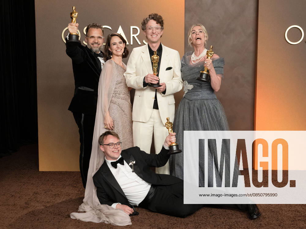 (L-R) RADOVAN SIBRT, ALZBETA KARoÂSKOVA, DAVID BORENSTEIN, PAVEL TALANKIN, and HELLE FABER, winners of the Best Documentary Feature Film Award for â€oeMr. Nobody Against Putinâ€Â, pose in the Press Room during the 98th Academy Awards, presented by the Academy of Motion Picture Arts and Sciences (AMPAS), at the Dolby Theatre in Hollywood. Hollywood USA - ZUMAb173 20260315_aap_b173_190