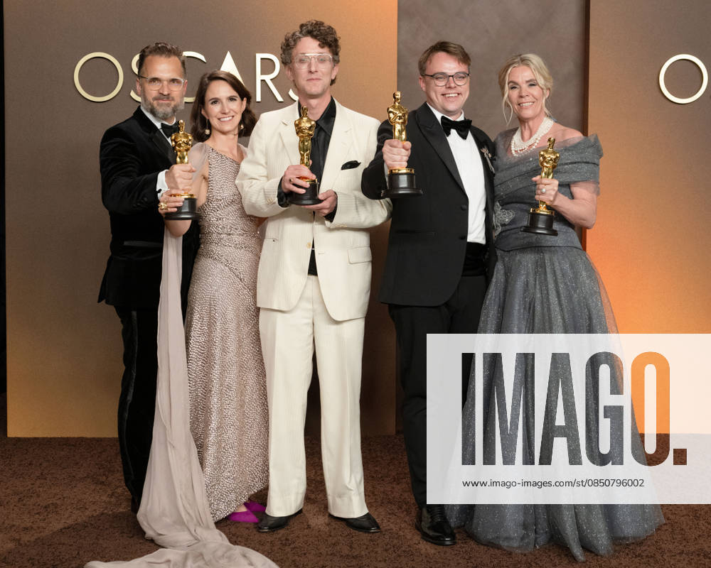 (L-R) RADOVAN SIBRT, ALZBETA KARoÂSKOVA, DAVID BORENSTEIN, PAVEL TALANKIN, and HELLE FABER, winners of the Best Documentary Feature Film Award for â€oeMr. Nobody Against Putinâ€Â, pose in the Press Room during the 98th Academy Awards, presented by the Academy of Motion Picture Arts and Sciences (AMPAS), at the Dolby Theatre in Hollywood. Hollywood USA - ZUMAb173 20260315_aap_b173_198
