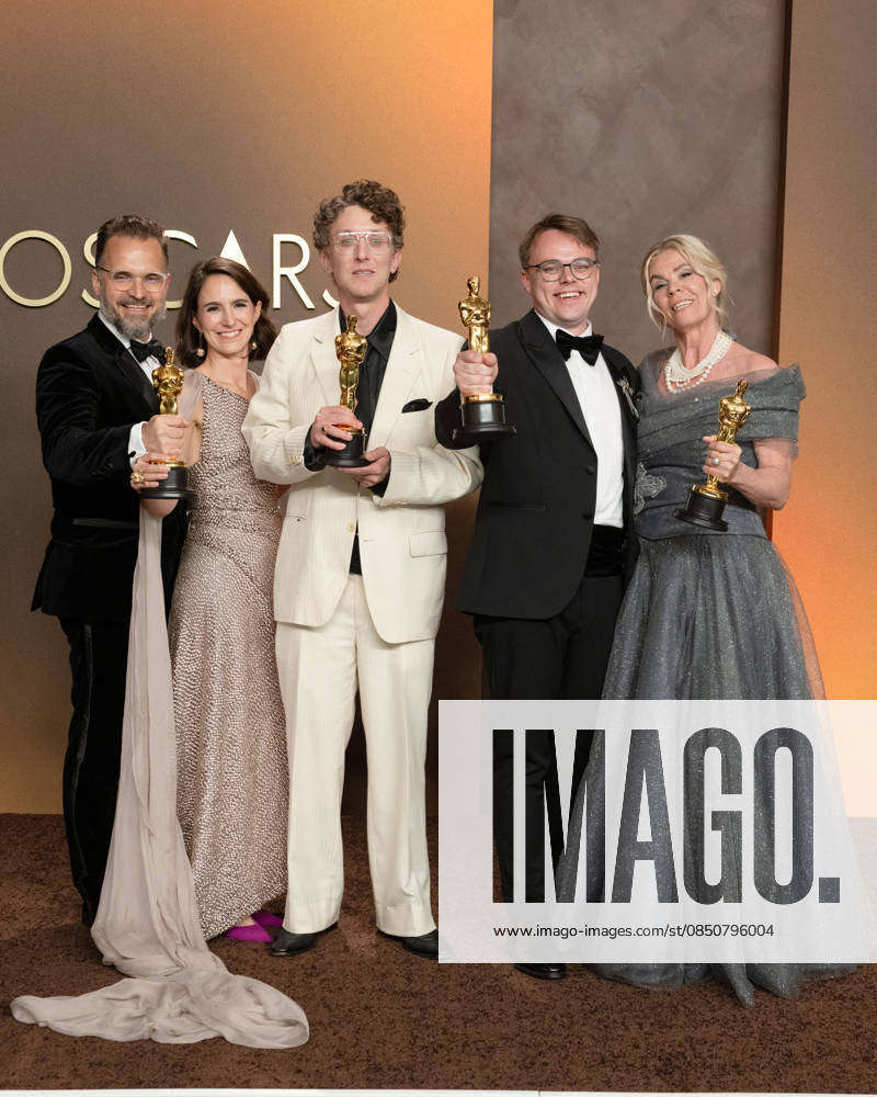 (L-R) RADOVAN SIBRT, ALZBETA KARoÂSKOVA, DAVID BORENSTEIN, PAVEL TALANKIN, and HELLE FABER, winners of the Best Documentary Feature Film Award for Ã¢â‚¬oeMr. Nobody Against PutinÃ¢â‚¬Â, pose in the Press Room during the 98th Academy Awards, presented by the Academy of Motion Picture Arts and Sciences (AMPAS), at the Dolby Theatre in Hollywood. Hollywood USA - ZUMAb173 20260315_aap_b173_200