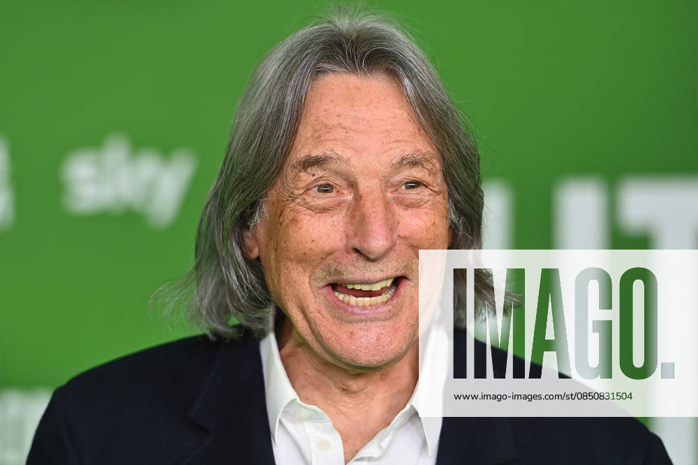Hans Wilhelm MUELLER WOHLFAHRT, single image, cropped single motif, portrait, portrait, portrait Premiere EIN SOMMER IN ITALIEN WM 1990 am 16 03 20226 im Mathaeser Kino in Muenchen Roter Teppich, Red Carpet