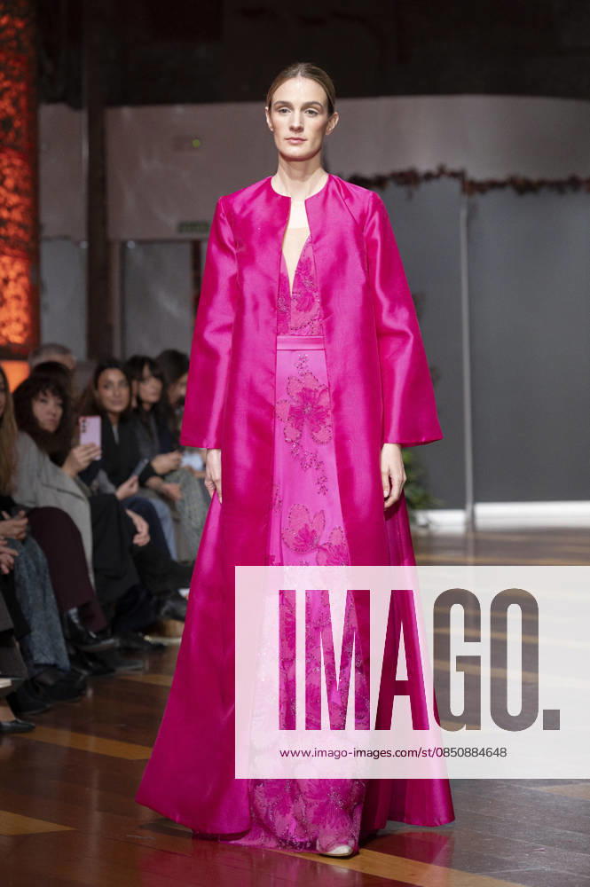Telier Couture Fashion Week Madrid in Spain - 17 Mar 2026 A model walks the runway wearing a design by atelier couture during Fashion Week de Madrid in Fabric de Tapices. Madrid Spain