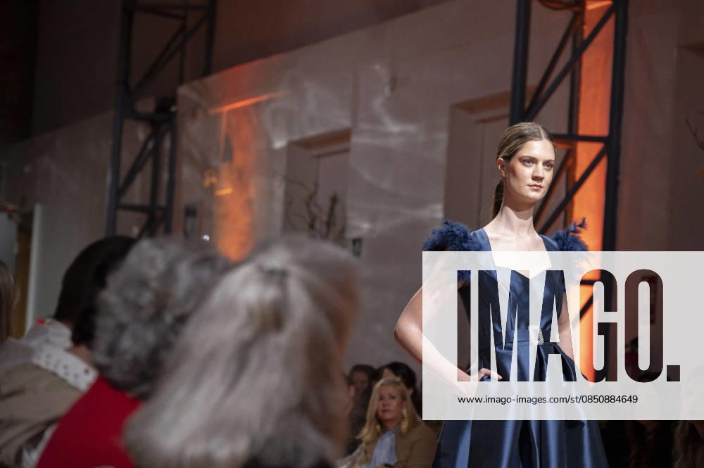 Telier Couture Fashion Week Madrid in Spain - 17 Mar 2026 A model walks the runway wearing a design by atelier couture during Fashion Week de Madrid in Fabric de Tapices. Madrid Spain