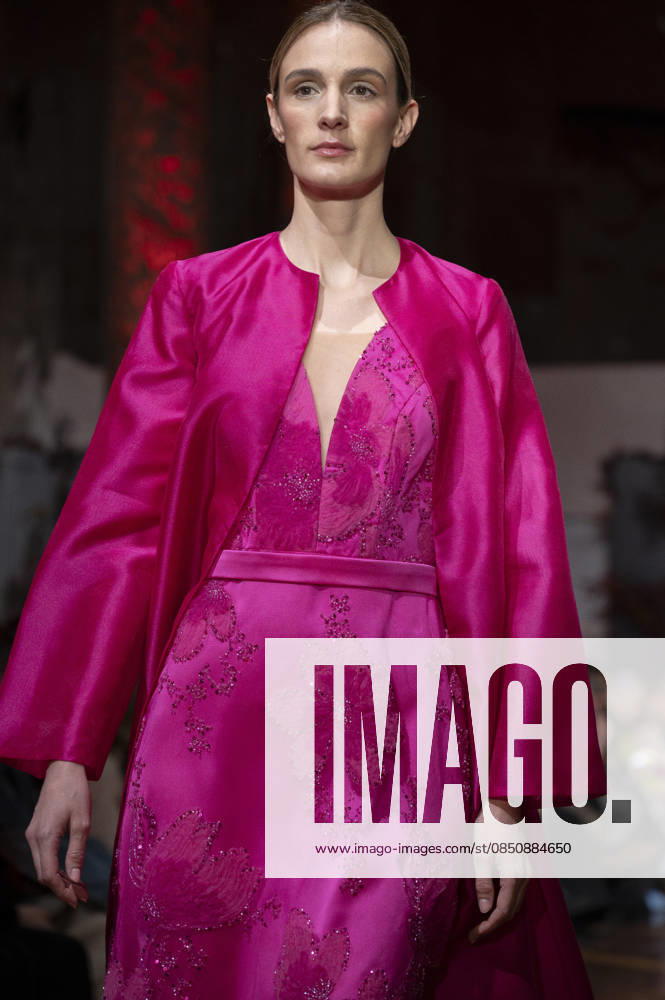 Telier Couture Fashion Week Madrid in Spain - 17 Mar 2026 A model walks the runway wearing a design by atelier couture during Fashion Week de Madrid in Fabric de Tapices. Madrid Spain