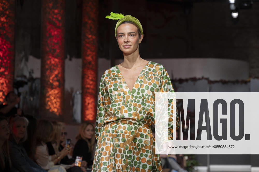 Telier Couture Fashion Week Madrid in Spain - 17 Mar 2026 A model walks the runway wearing a design by atelier couture during Fashion Week de Madrid in Fabric de Tapices. Madrid Spain