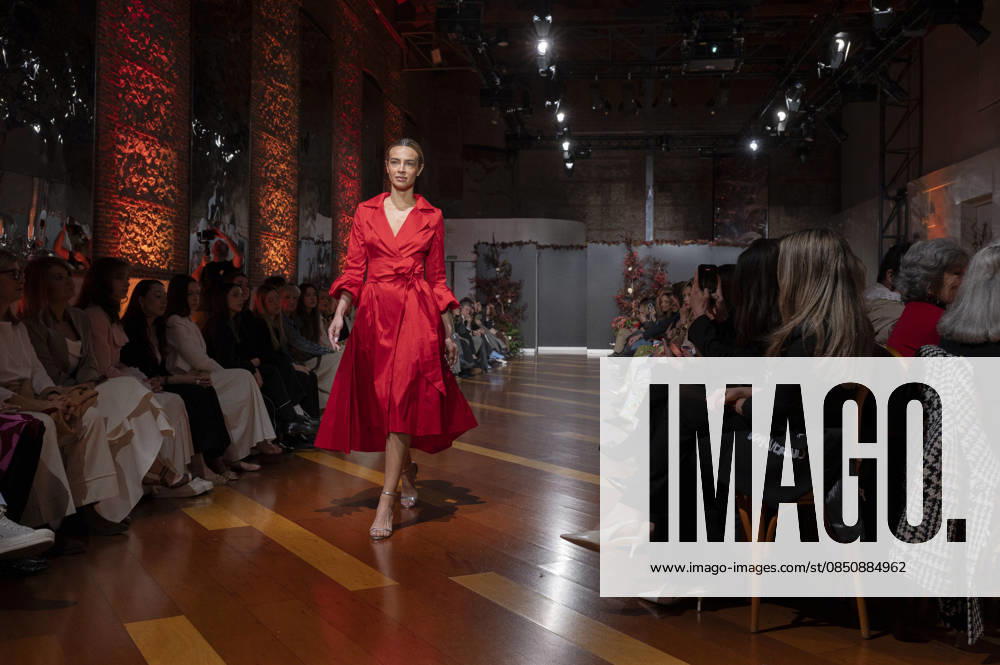 Telier Couture Fashion Week Madrid in Spain - 17 Mar 2026 A model walks the runway wearing a design by atelier couture during Fashion Week de Madrid in Fabric de Tapices. Madrid Spain