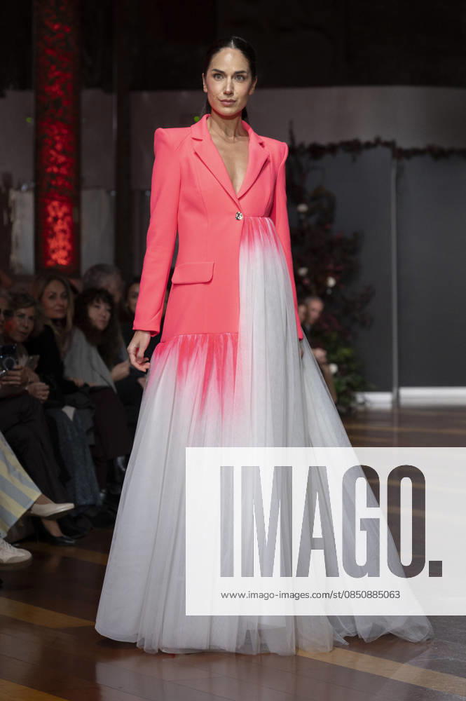 Telier Couture Fashion Week Madrid in Spain - 17 Mar 2026 A model walks the runway wearing a design by atelier couture during Fashion Week de Madrid in Fabric de Tapices. Madrid Spain